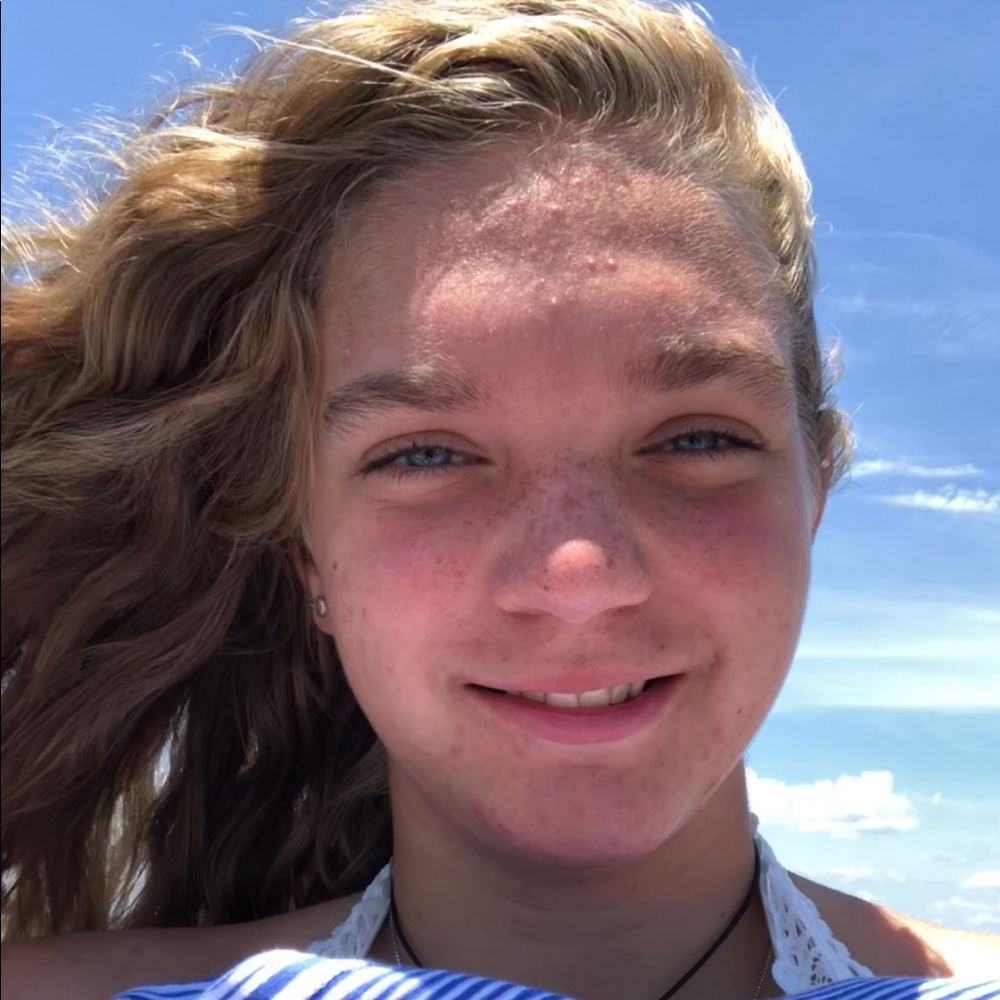 Meet your Posher, Chloe
